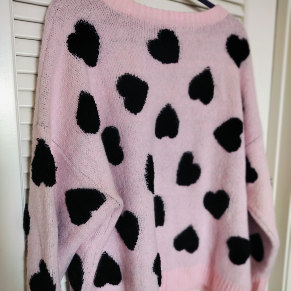 Torrid Women's Long Sleeve Pink Sweater With Black Hearts Size 2x - Picture 6 of 9